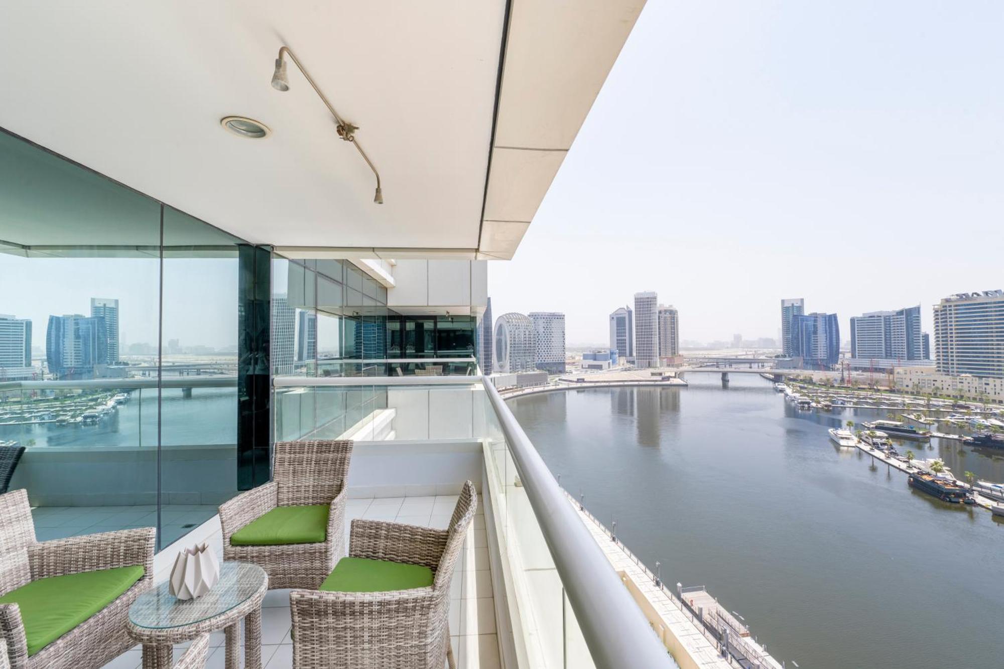 Damac Canal Views Residences Dubai Exterior foto